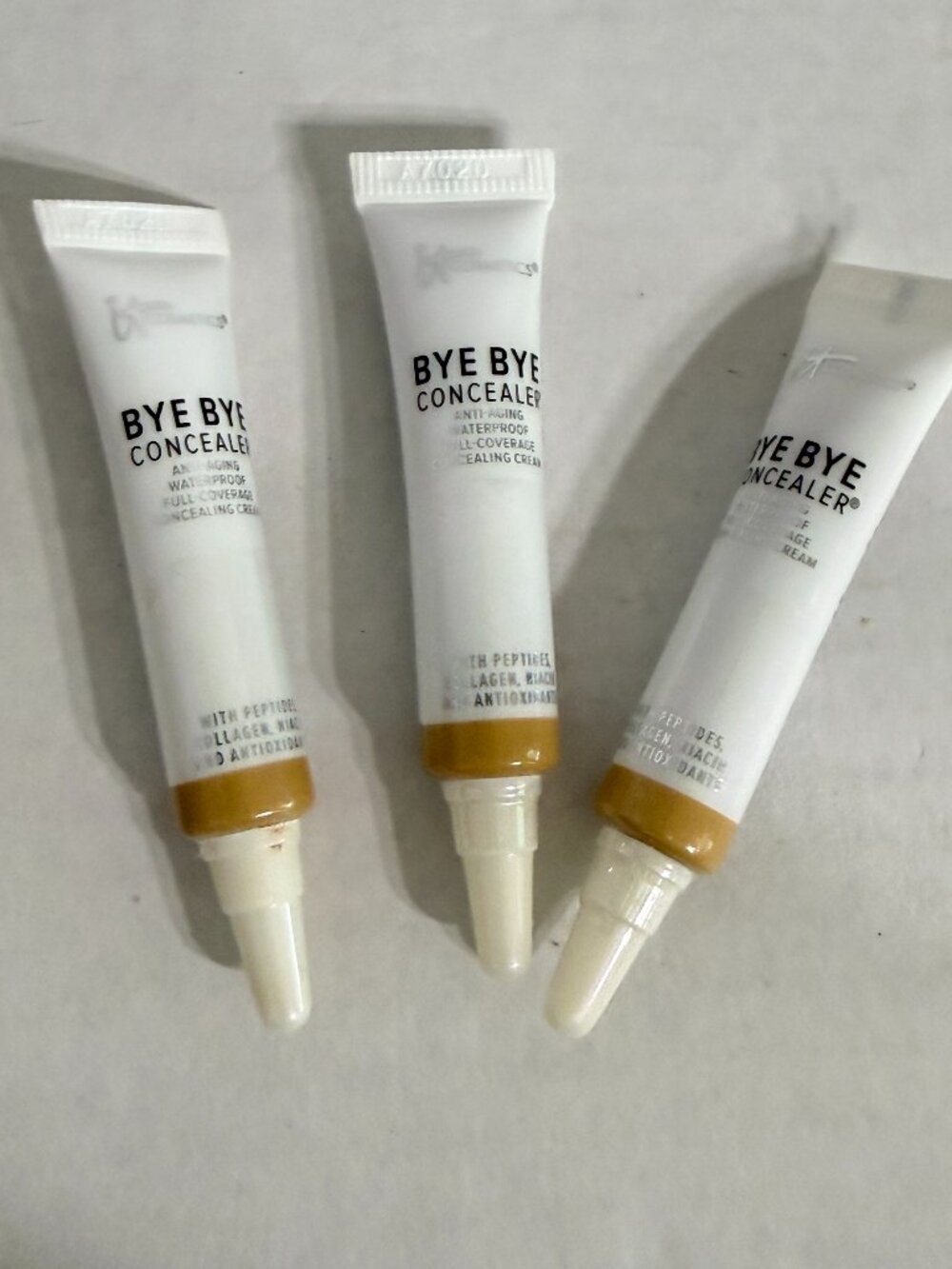 It Cosmetics Bye Bye Concealer - MEDIUM -  .07 Oz TRAVEL SIZE - SEALED- Lot of 3